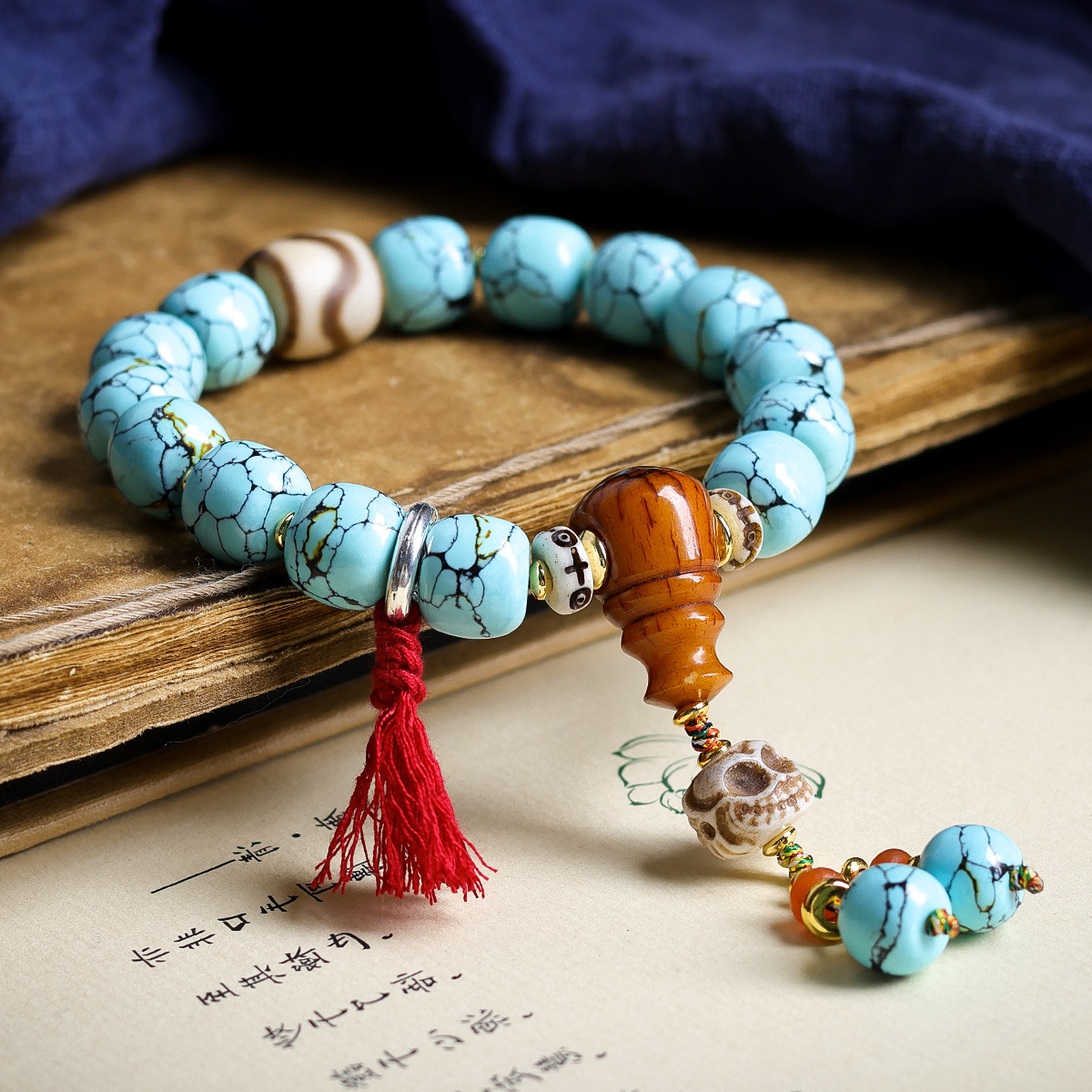 Web-patterned Turquoise Bracel - Ethnic Fashion Way 评论和价格